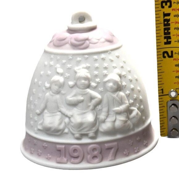 Vintage Lladro 1987 Holiday Porcelain Bell Ornament Collectible In Original Box - Picture 5 of 8